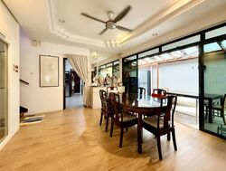 Phillips Avenue (D19), Terrace #577090751